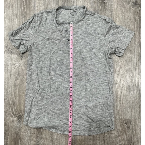 Banana Republic Henley T-shirt Men's Medium Gray Soft Wash Organic Cotton Shirt - Picture 4 of 11
